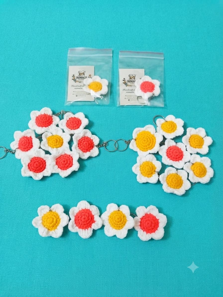 Daisy Flower Keychain